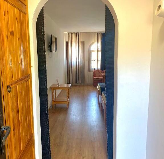 Номер Deluxe Вид на Бассейн, Gamartata