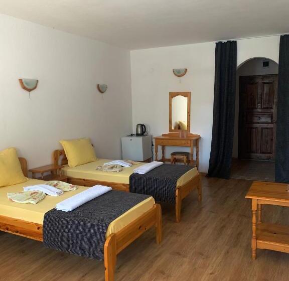 Номер Deluxe Вид на Бассейн, Gamartata