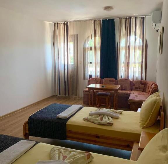 Номер Deluxe Вид на Бассейн, Gamartata