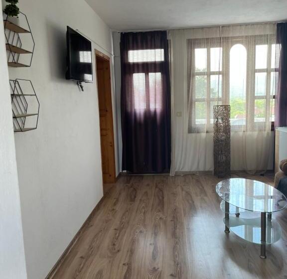 Апартаменты 1 Спальня Вид на Бассейн, Gamartata