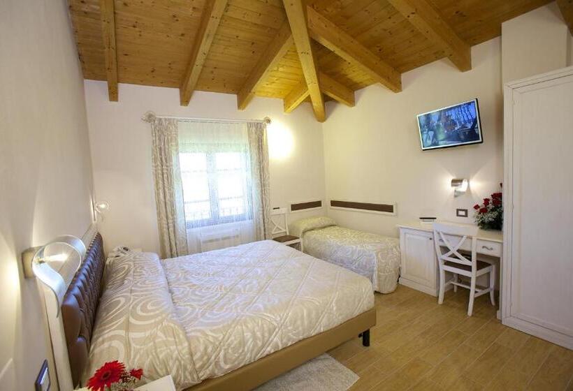 חדר סטנדרט לשלושה, Relais Villa Giulia