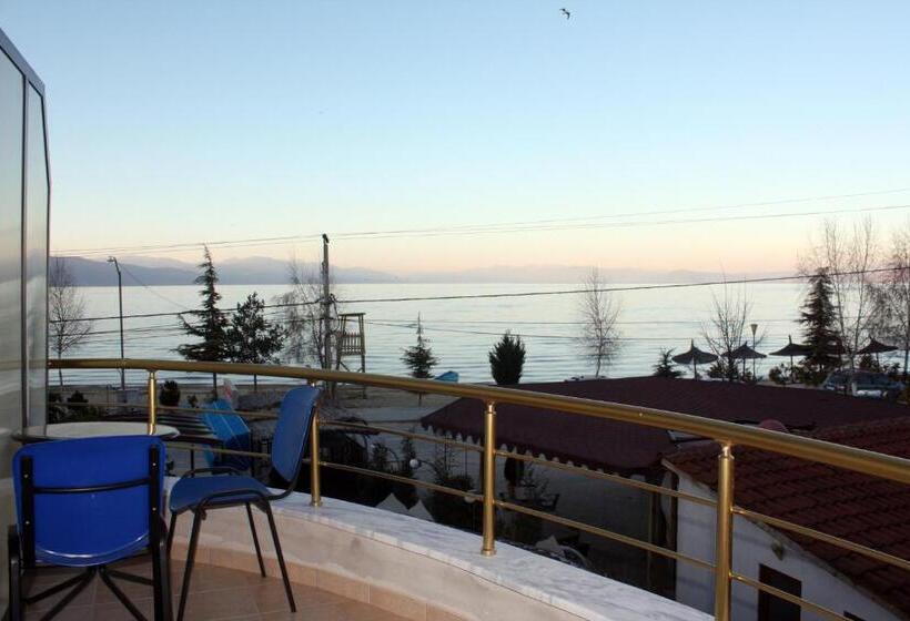 חדר סטנדרט נוף לאגם, Saint Marena