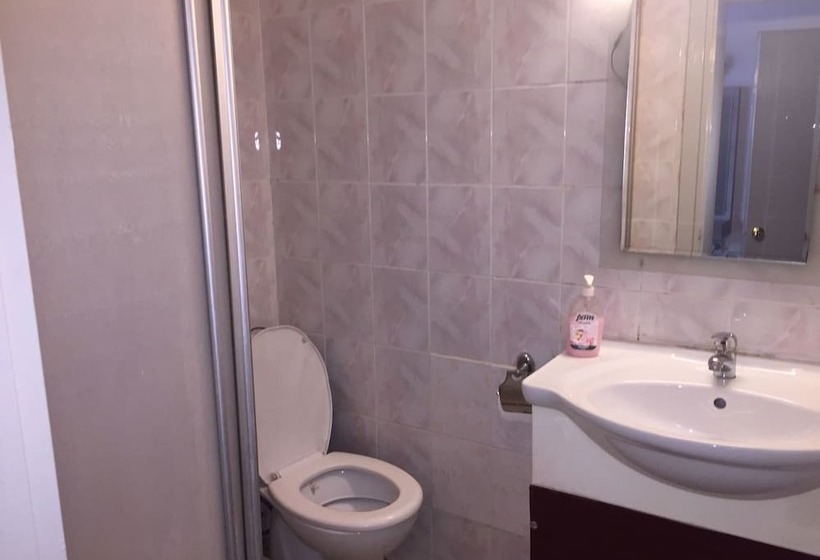 标准三人间, Sirin