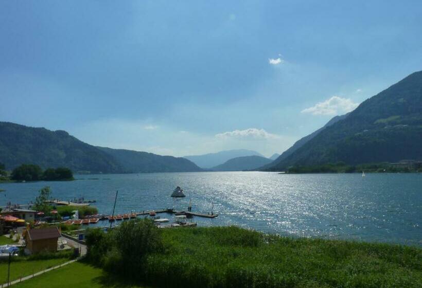 湖の見えるジュニアスイート, Stiftsschmiede Ossiach