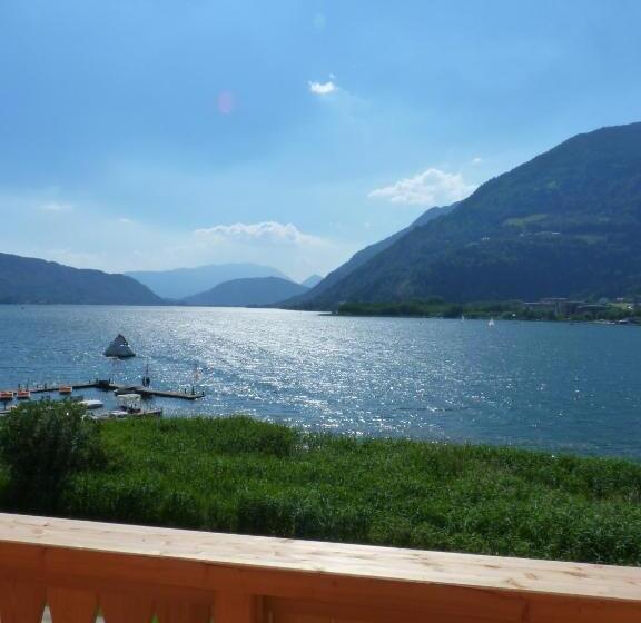 湖の見えるジュニアスイート, Stiftsschmiede Ossiach