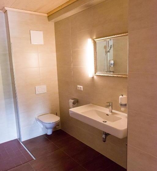 景色の見えるスイートルーム, Stiftsschmiede Ossiach