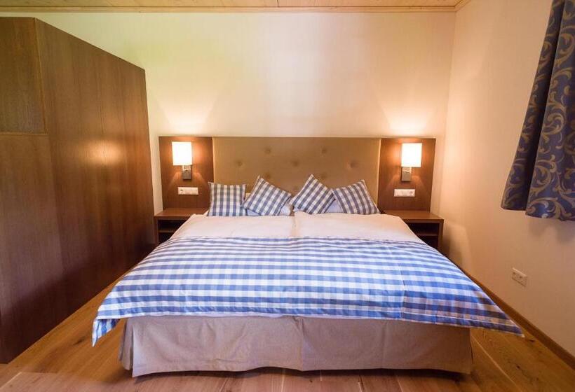 景色の見えるスイートルーム, Stiftsschmiede Ossiach