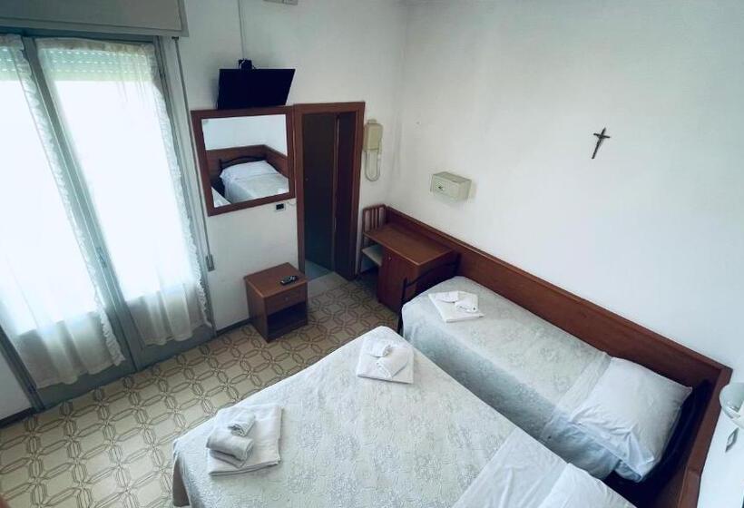Номер Стандарт Трехместный, Villa Verde