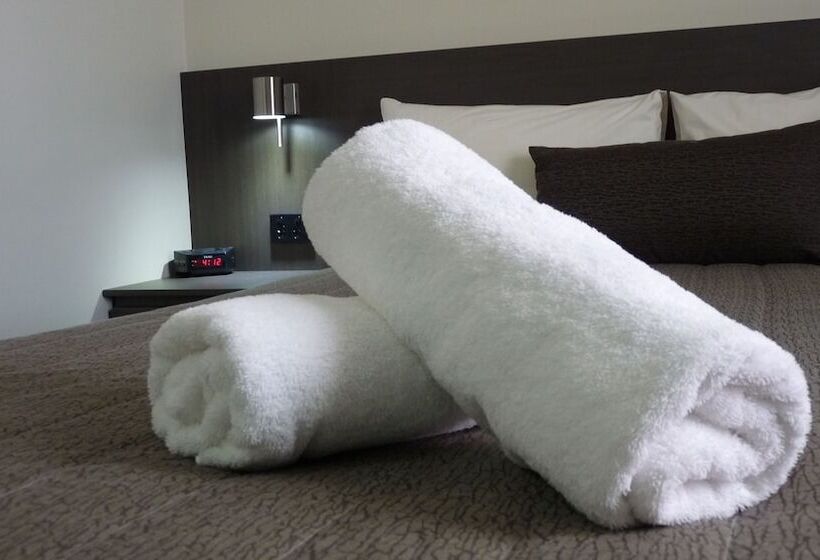 חדר דלוקס, Loddon River Motel