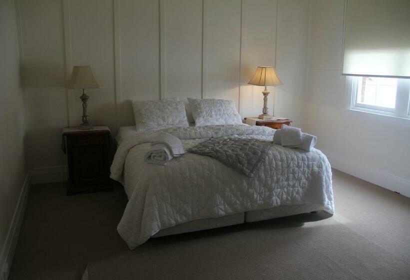 חדר דחוקס עם מיטת קינג, Mentor Chambers Apartment Bed & Breakfast