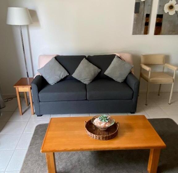 חדר סטנדרט עם מיטת קינג, Metung Waters Motel And Apartments