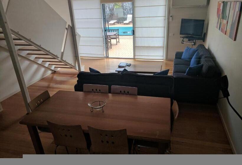 חדר סטנדרט עם מרפסת, Metung Waters Motel And Apartments