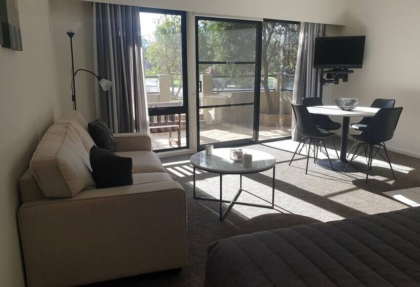 חדר סטנדרט עם מיטת קינג, Metung Waters Motel And Apartments