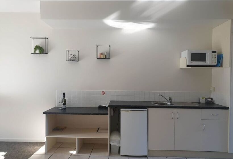 חדר סטנדרט עם מיטת קינג, Metung Waters Motel And Apartments