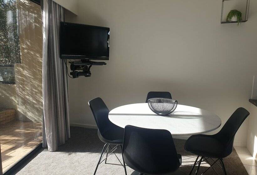 חדר סטנדרט עם מיטת קינג, Metung Waters Motel And Apartments