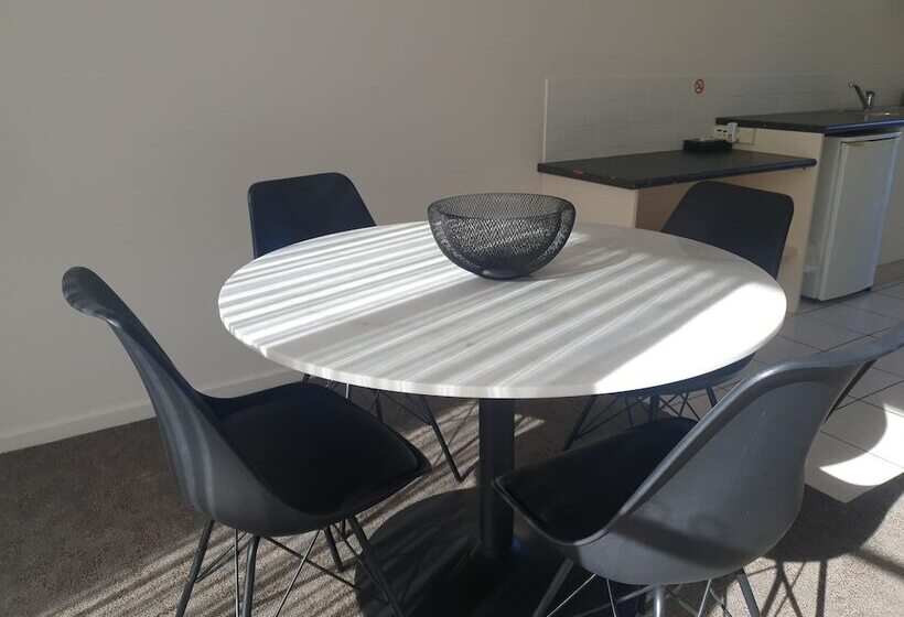 חדר סטנדרט עם מיטת קינג, Metung Waters Motel And Apartments