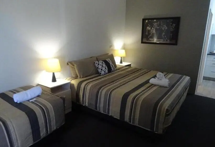 سوئیت با تخت بزرگ, Memphis Motor Inn