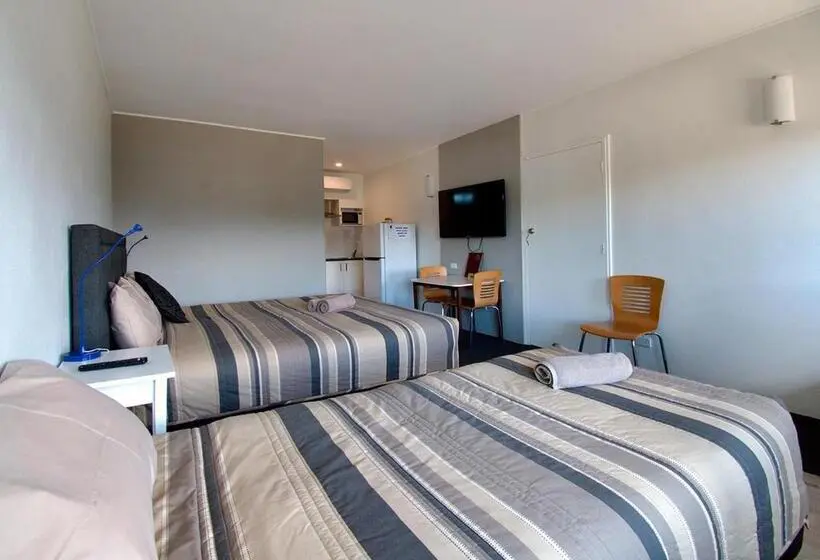 سوئیت با تخت بزرگ, Memphis Motor Inn