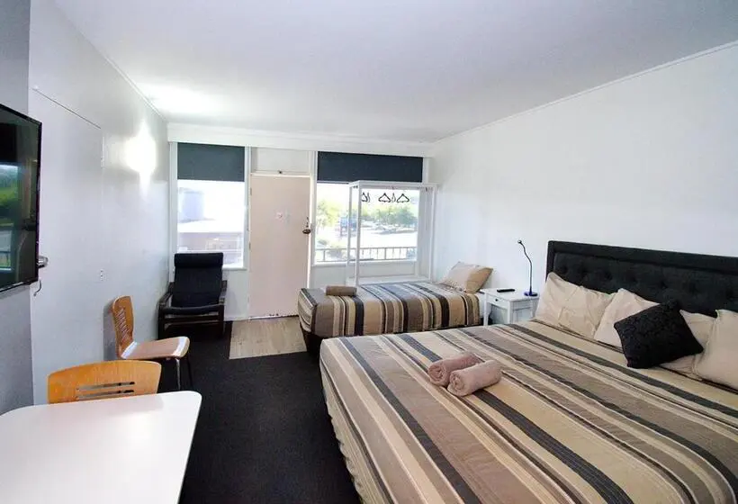 سوئیت با تخت بزرگ, Memphis Motor Inn