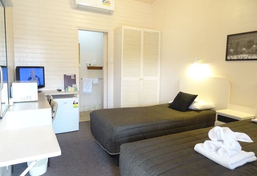 اتاق استاندارد, Memphis Motor Inn