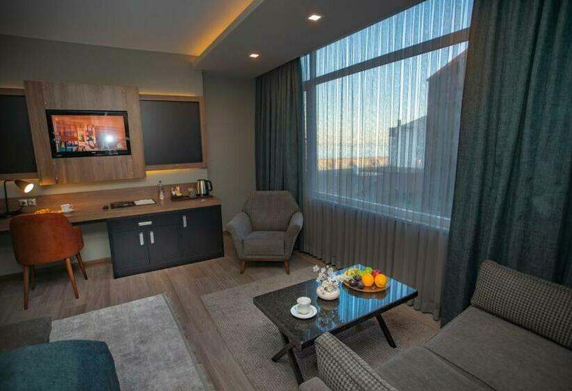 سوییت لوکس, Nova Suite