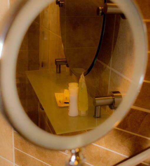 디럭스 룸 측면 바다 전망, The Bell Lodge