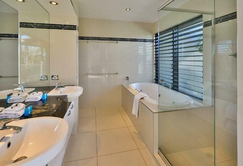 דירת 3 חדרים נוף לים, Pinnacle Apartments