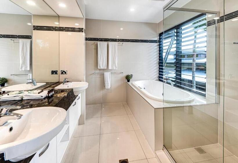 Апартаменты 3 Спальни, Pinnacle Apartments