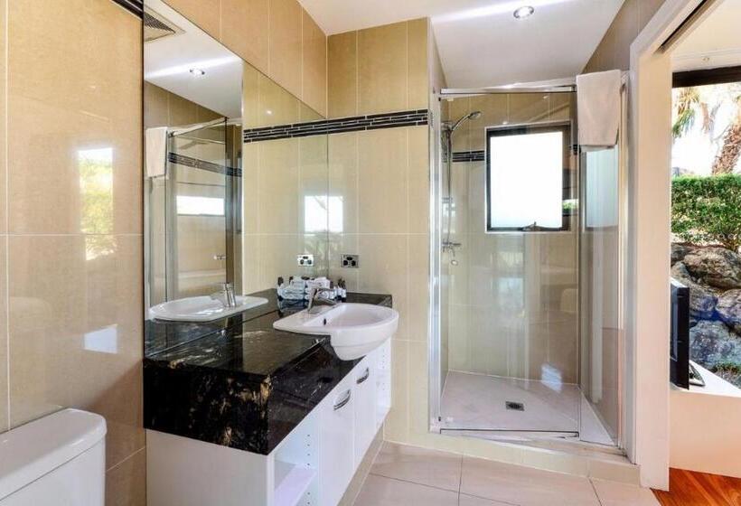 آپارتمان 2 خوابه با چشم‌انداز دریا, Pinnacle Apartments