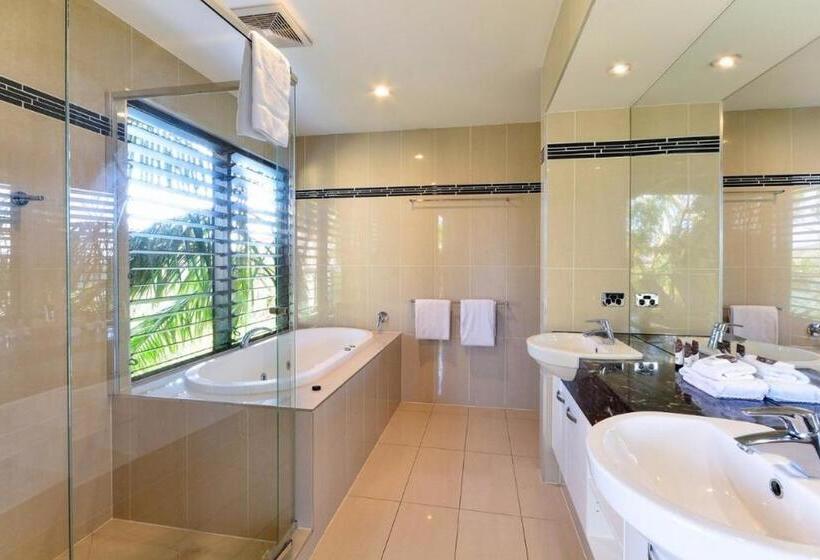 Апартаменты 2 Спальни Вид на Море, Pinnacle Apartments