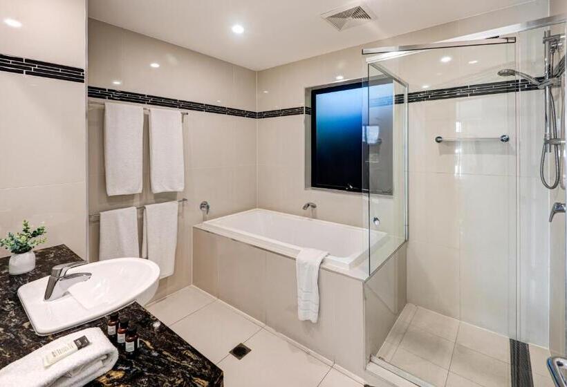 Апартаменты 3 Спальни, Pinnacle Apartments