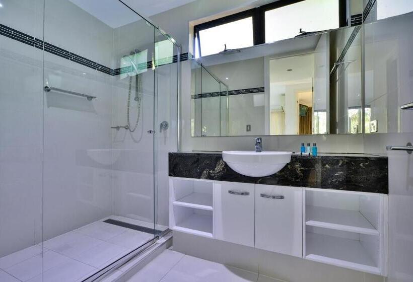 Апартаменты 3 Спальни, Pinnacle Apartments