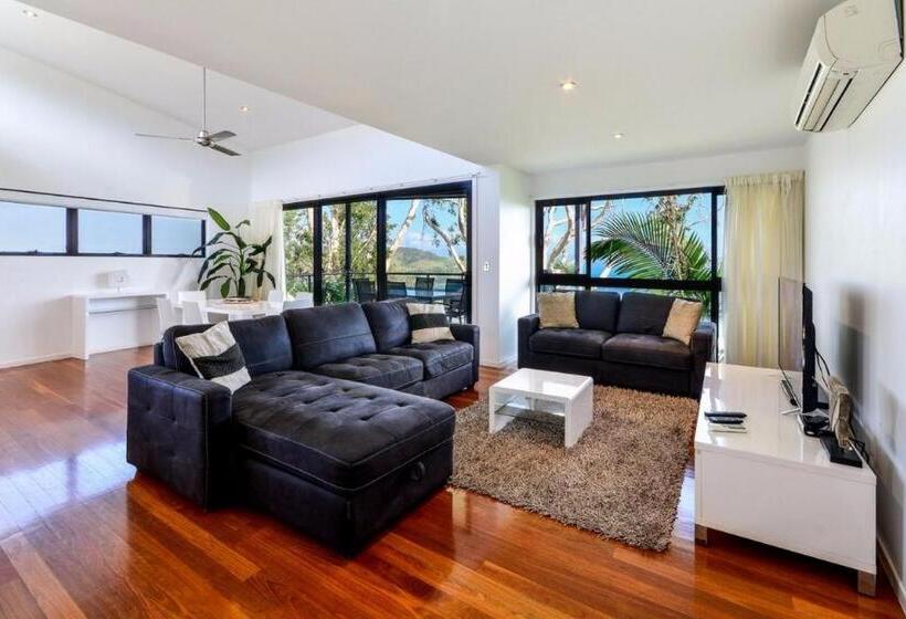 דירת 2 חדרים נוף לים, Pinnacle Apartments