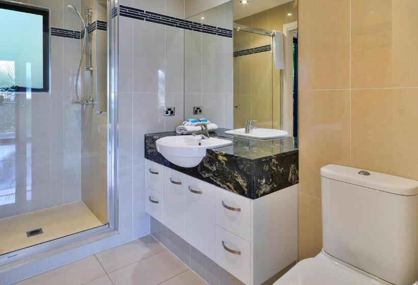Апартаменты 2 Спальни Вид на Море, Pinnacle Apartments