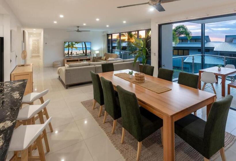 Апартаменты 3 Спальни, Pinnacle Apartments