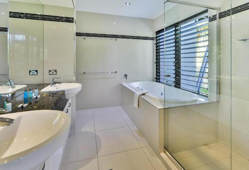 آپارتمان 3 خوابه, Pinnacle Apartments