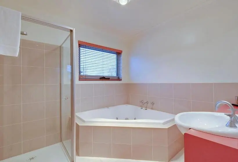 Apartament 3 Dormitoris, Traralgon Serviced Apartments