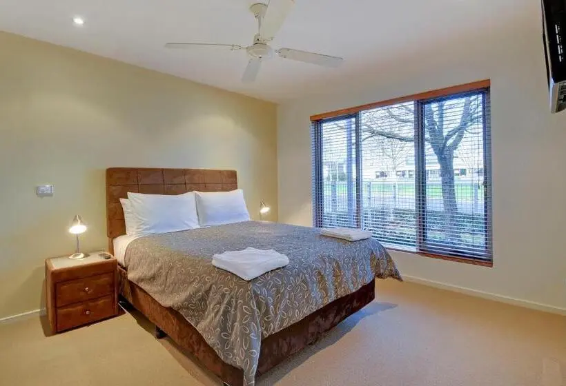 Apartament 3 Dormitoris, Traralgon Serviced Apartments