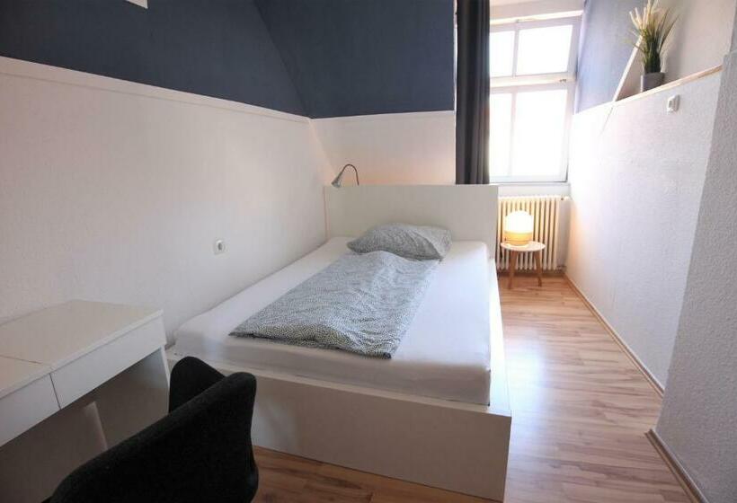 バス共有のスタンダードルーム, Blue Doors Hostel Altstadt