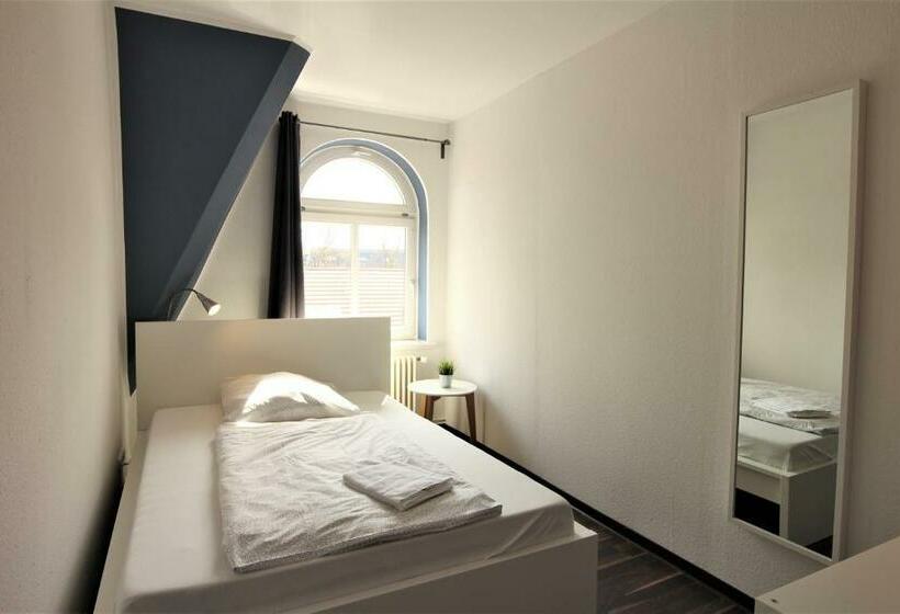 バス共有のスタンダードルーム, Blue Doors Hostel Altstadt
