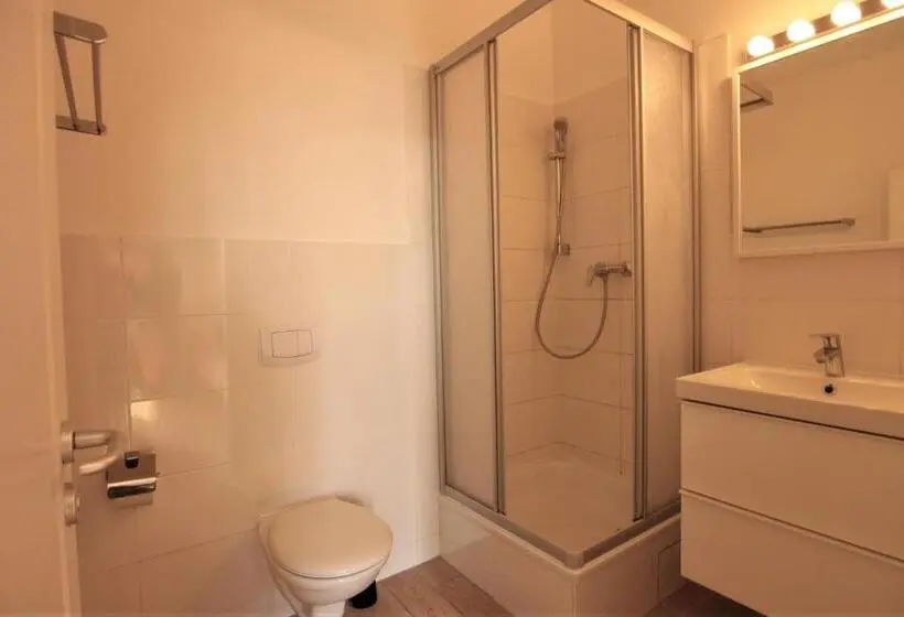 スタンダード4人部屋, Blue Doors Hostel Altstadt