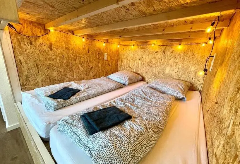 スタンダード4人部屋, Blue Doors Hostel Altstadt