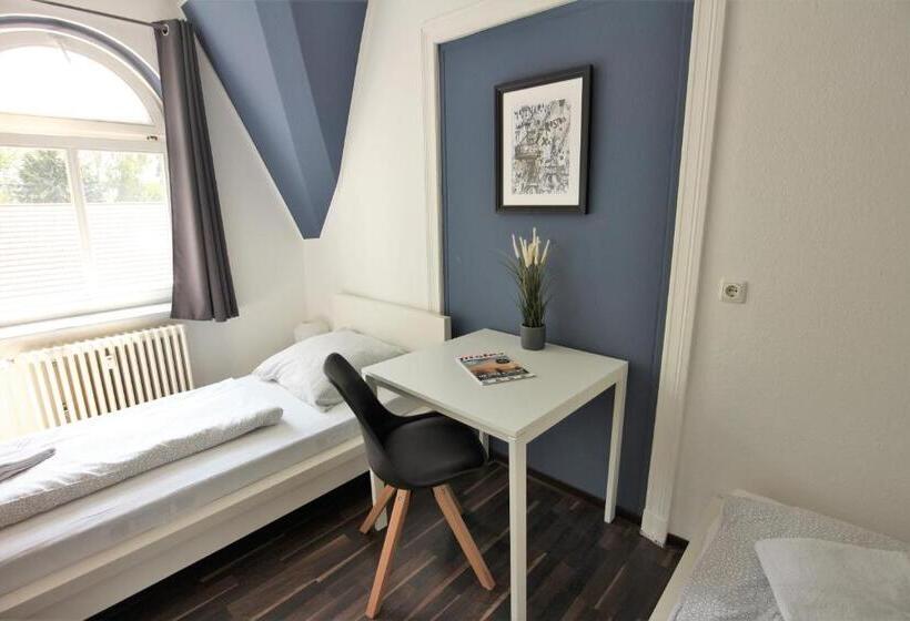 バス共有のスタンダードルーム, Blue Doors Hostel Altstadt