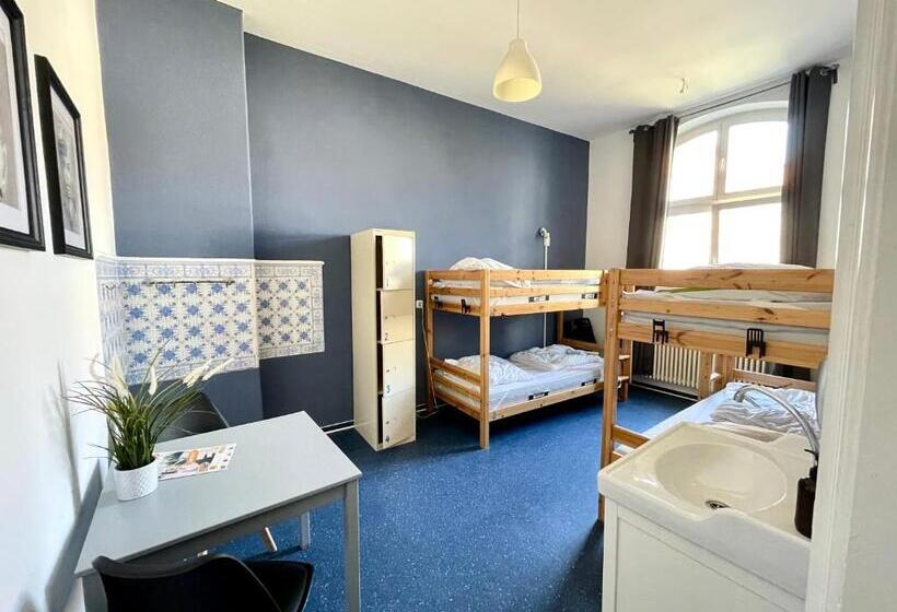 バス共有のスタンダードルーム, Blue Doors Hostel Altstadt