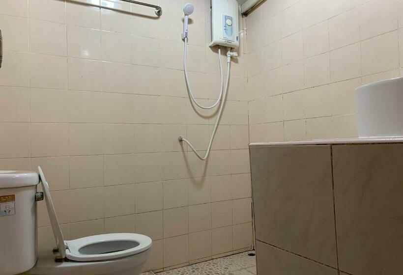 بنجلو قياسى, Buasawan Resort & Restaurant