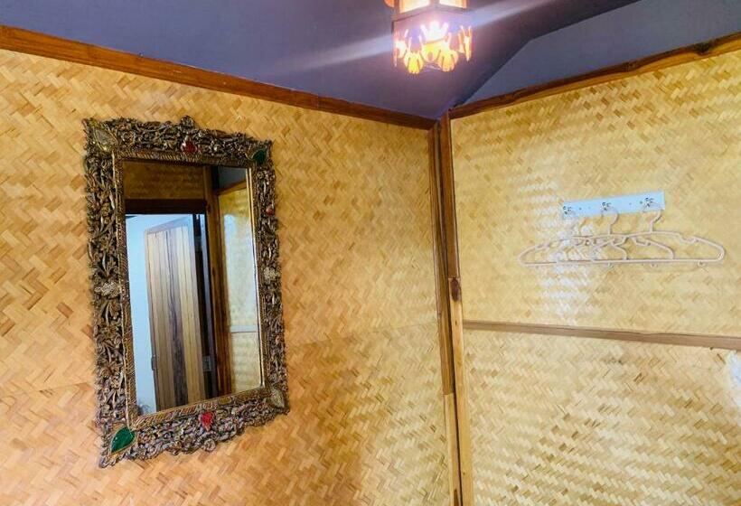 بنجلو قياسى, Buasawan Resort & Restaurant