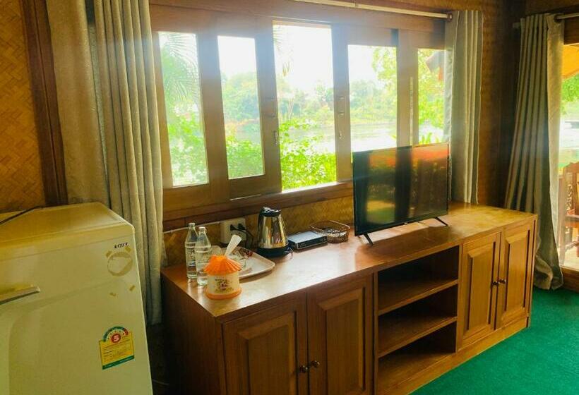 بنجلو قياسى, Buasawan Resort & Restaurant