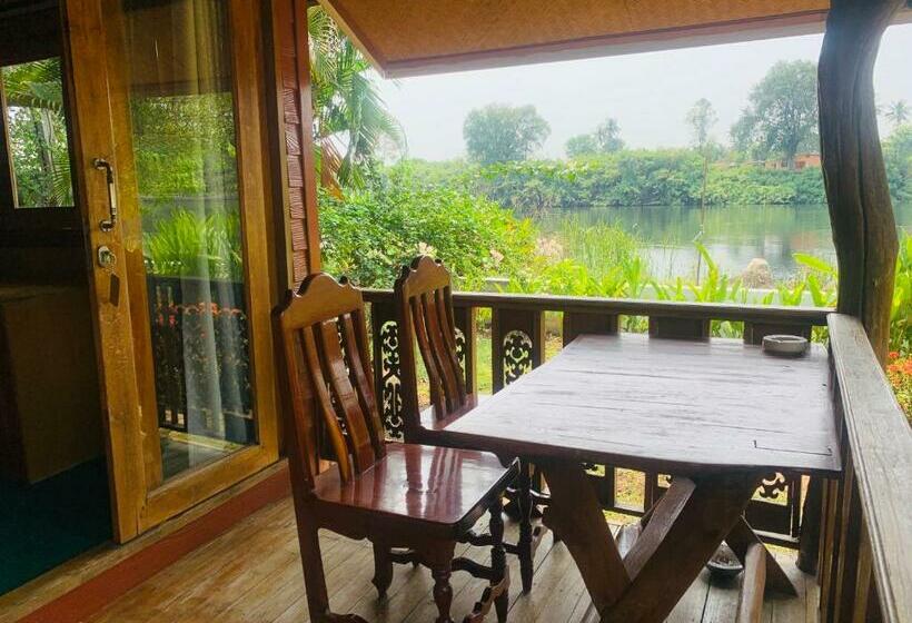 بنجلو قياسى, Buasawan Resort & Restaurant