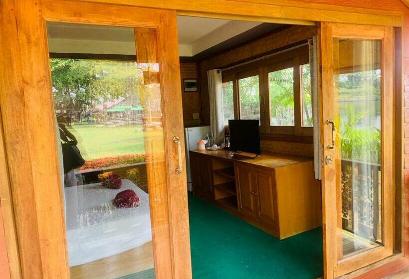 بنجلو قياسى, Buasawan Resort & Restaurant