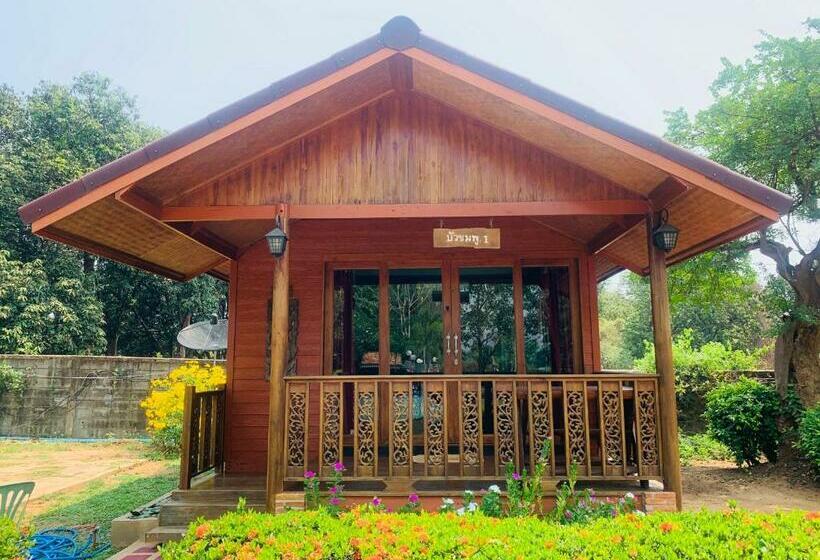 بنجلو قياسى, Buasawan Resort & Restaurant